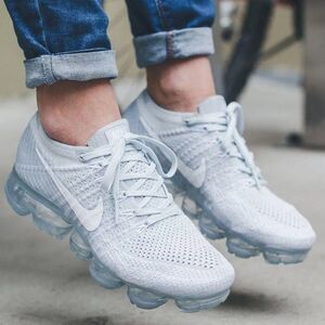 NIKE Flyknit Vapormax Pure Platinum White 7.5 US womens 38.5 EUR New in BOX